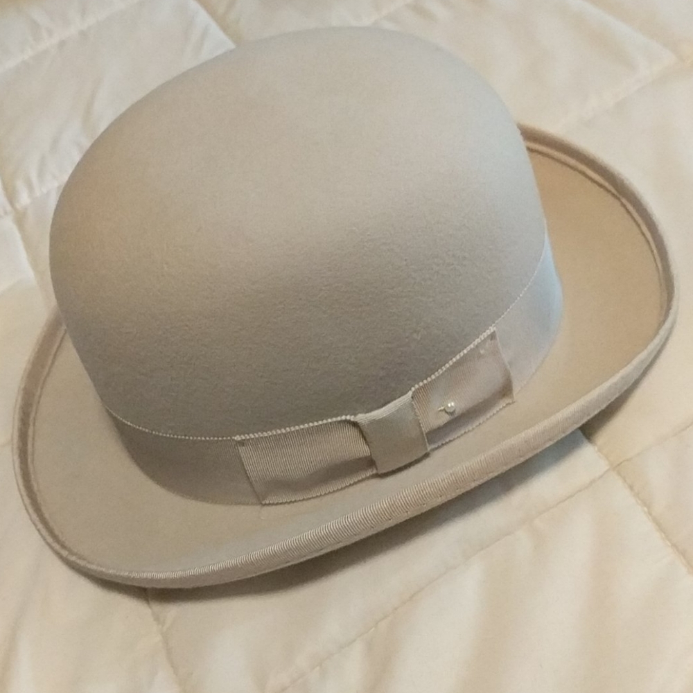 Cream/White Derby Hat